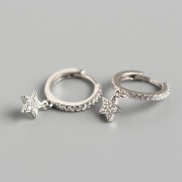 *NEW Gold Diamond Star Drop Huggie Hoop Earrings - Picture 2 of 8